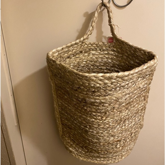 Summer & Rose hanging baskets - Picture 5 of 7